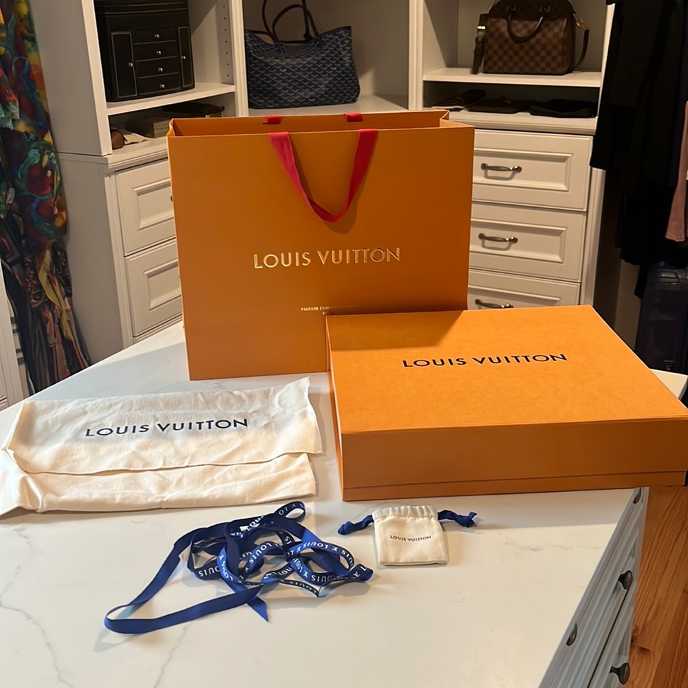 Louis Vuitton Shopping Bag, box, dust bag , key dust bag, and ribbon from 2022
